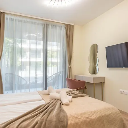 Ivy - Lux With Parking & Pool In Azur Panorama Aziz Konstantin ve Elena