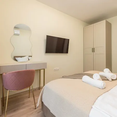 Ivy - Lux With Parking & Pool In Azur Panorama Daire *